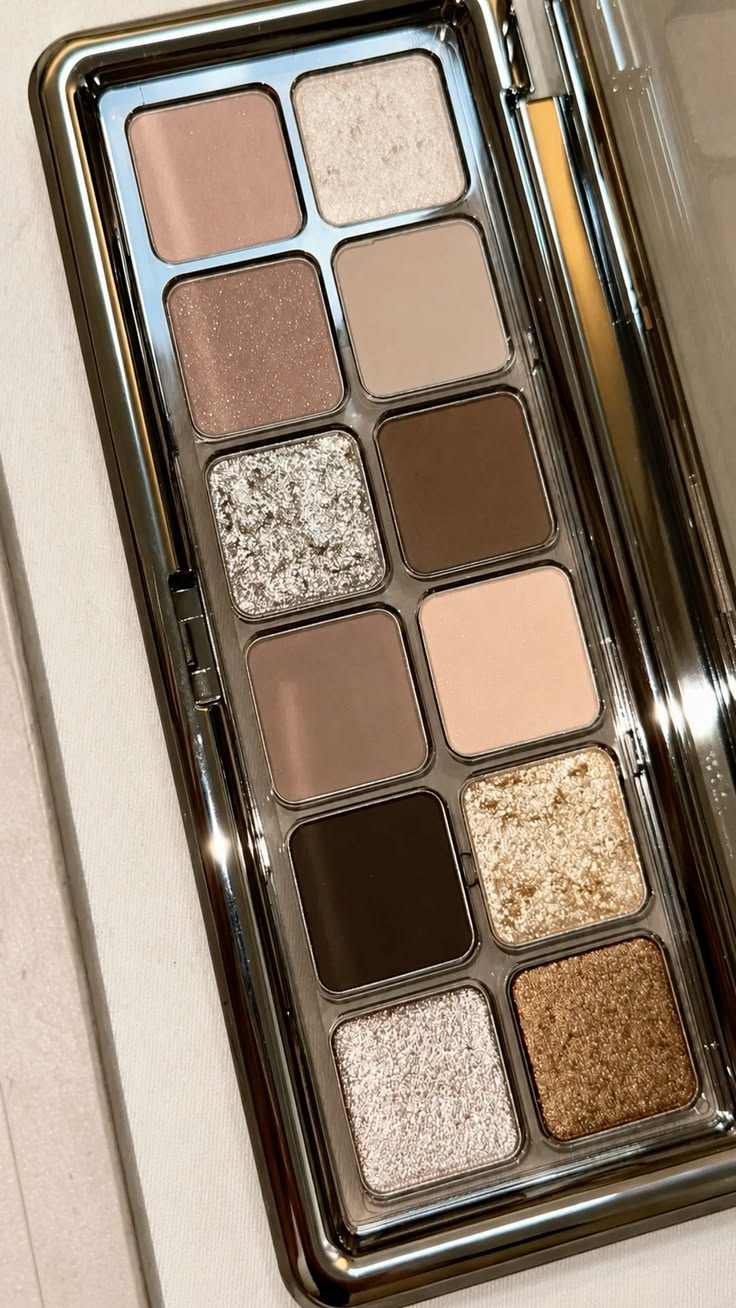 Palette Contouring Matte 12 Teintes – Bronzer, Highlighter & Fard à Paupières
