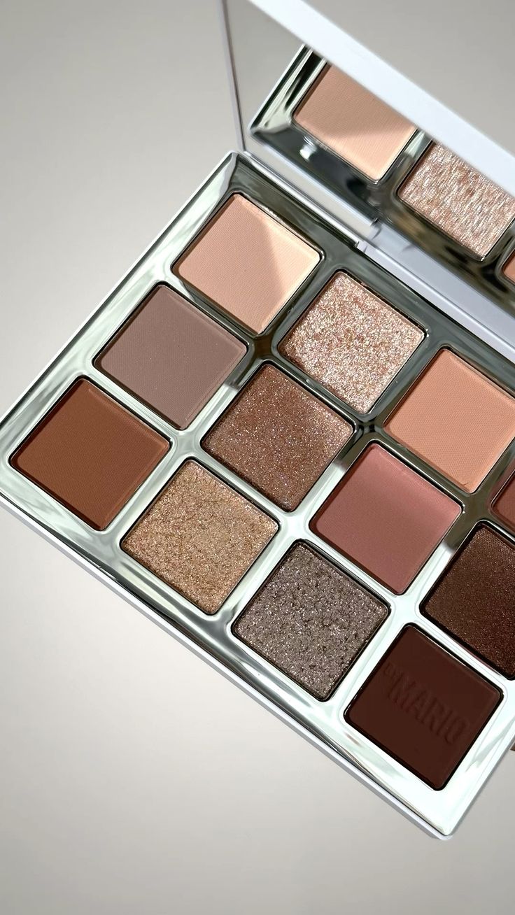 Palette Contouring Matte 12 Teintes – Bronzer, Highlighter & Fard à Paupières